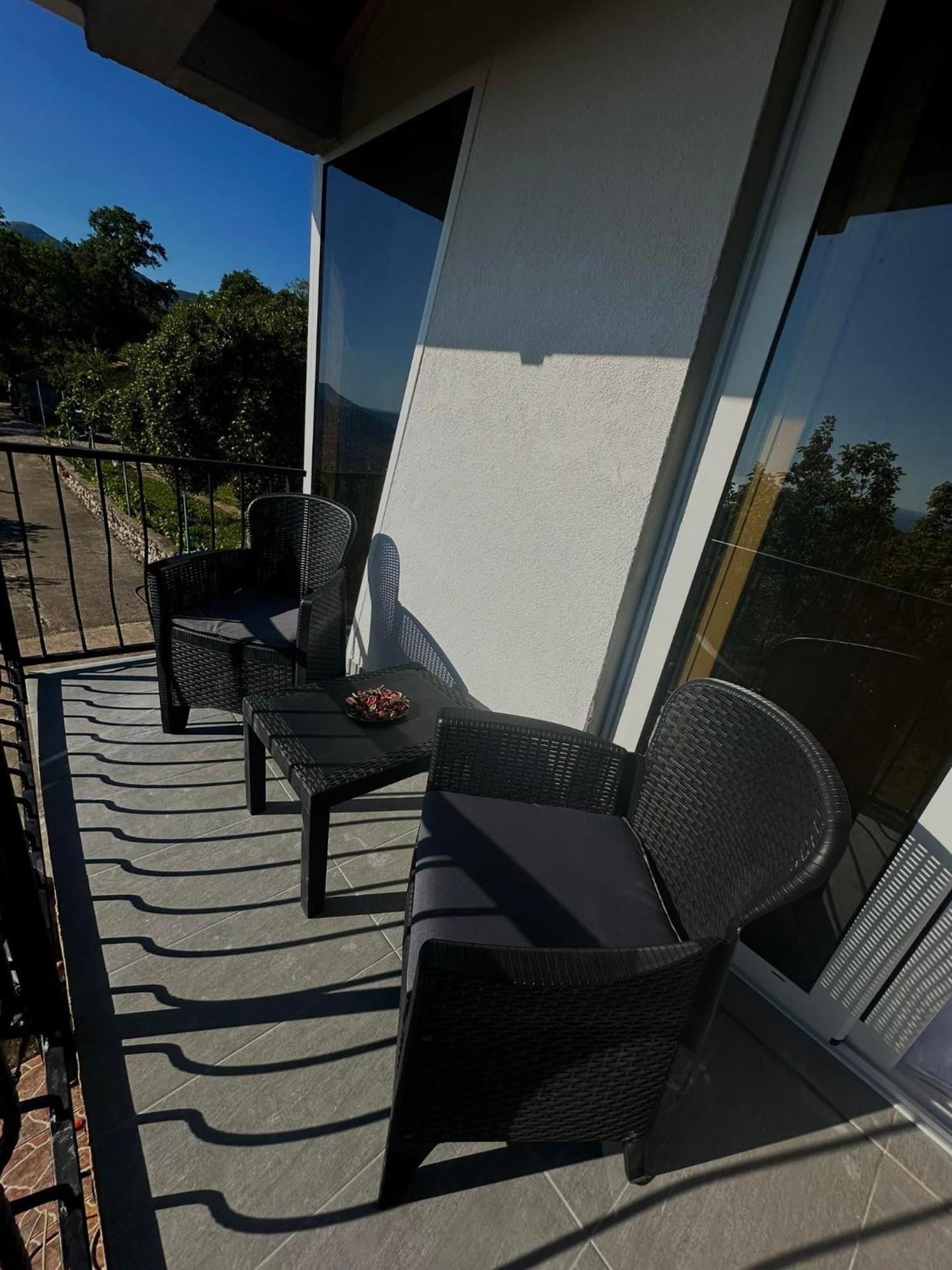 Ranc Mujica Appartement Bar Buitenkant foto