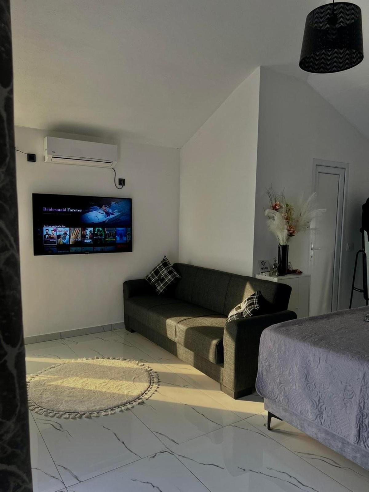 Ranc Mujica Appartement Bar Buitenkant foto